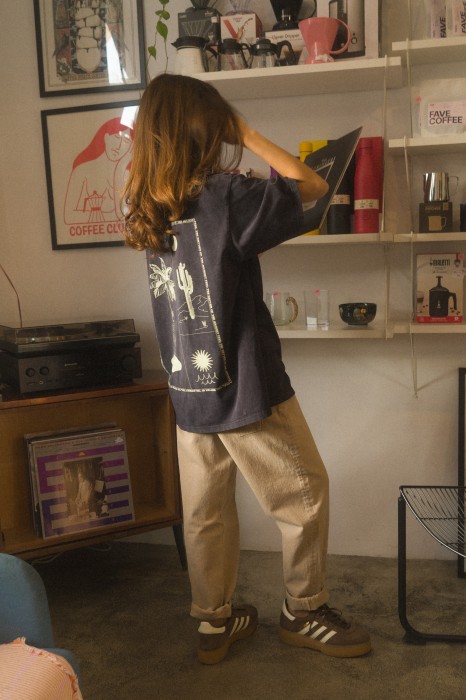 PRE-SALE T-shirt 90' Journey Grafit Vintage / butter z efektem sprania 